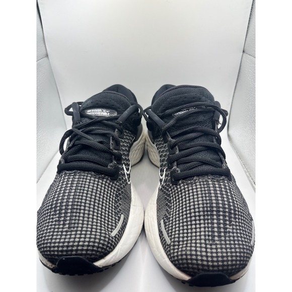 Nike ZoomX Invincible Run Flyknit 2 Men's Black‎ White Running Shoes Size 9